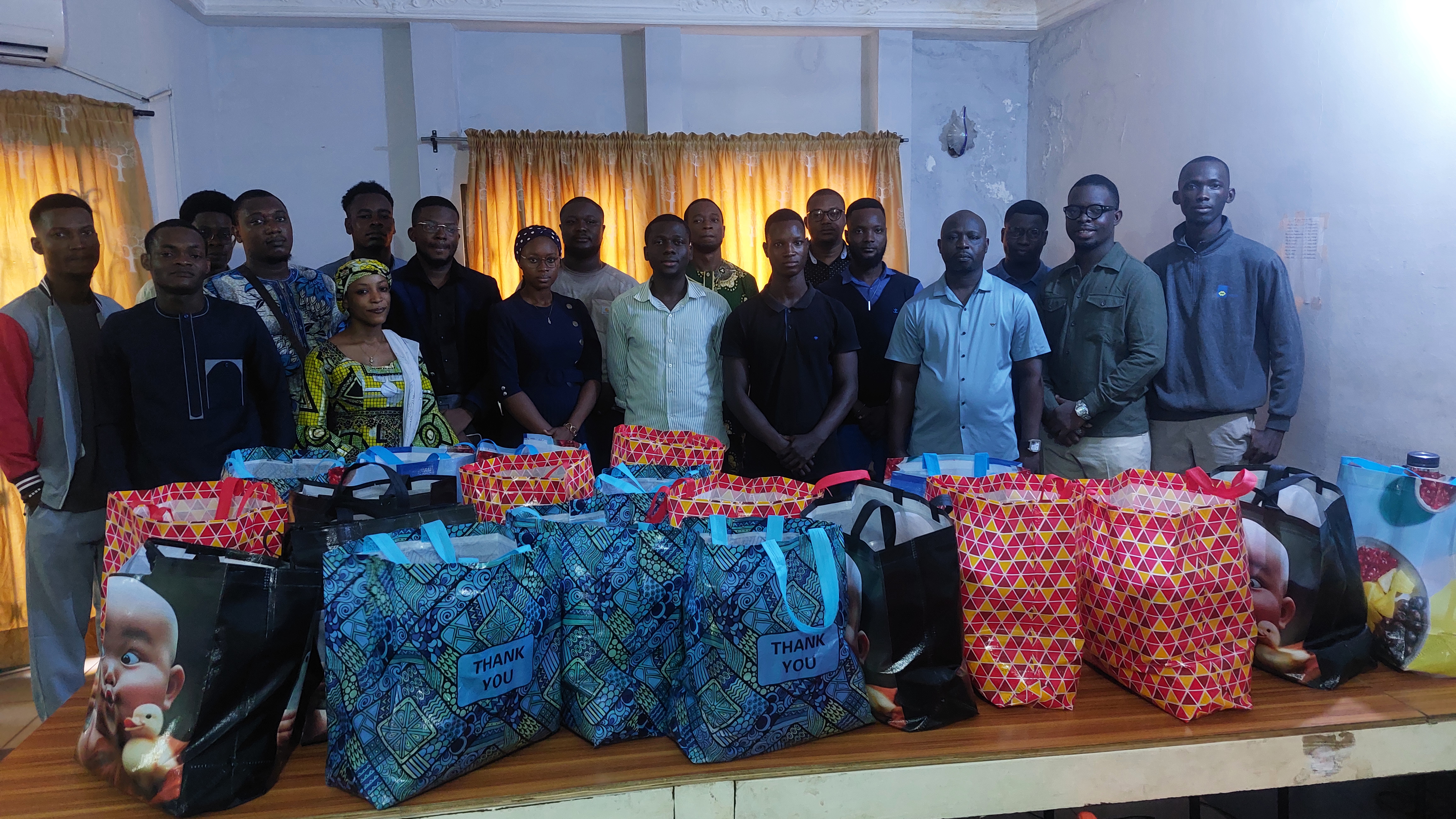 Agents CallConnect au travail · Cotonou